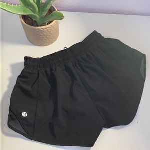 Lululemon hotty hot short 2.5” black 4